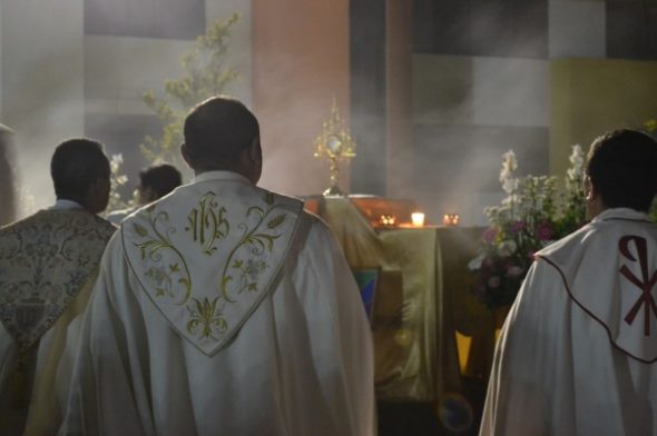 GASTSPIEL OLIVER WAGNER: Was macht die Heilige Messe eigentlich heilig?