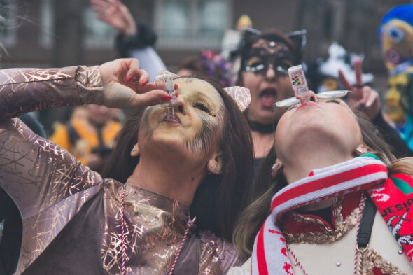 Karneval 2023…von Eierlikör, Geschlechtsverkehr und „Arschlöchern“ in der Bütt