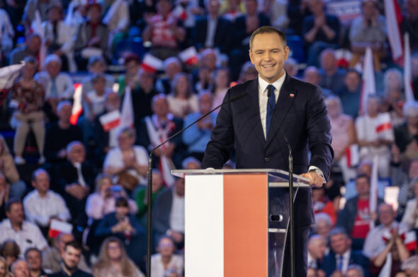 PiS-Kandidat Karol Nawrocki gewinnt die Wahl in Polen -was bedeutet das für uns?