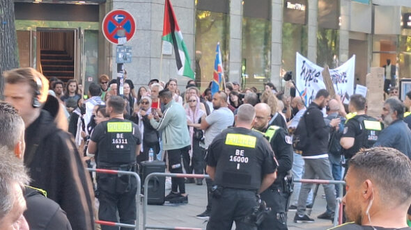 „Verpiss‘ Dich!“ Bodeneinsatz in der deutschen Hauptstadt