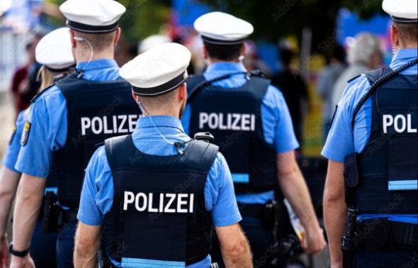 Polizeigewerkschafter stößt schräge Debatte an: Darf die Polizei einem Innenminister den Befehl verweigern, wenn der von der AfD kommt?