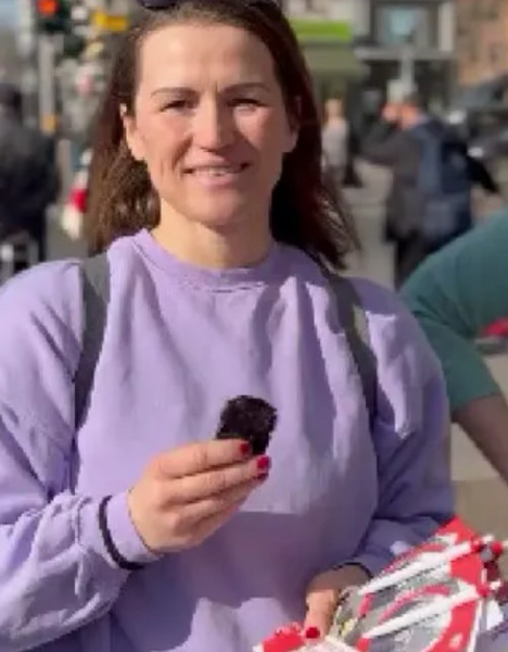 Zu krank für Arbeit aber fit genug für den Wahlkampf: eine SPD-Politikerin in Berlin-Mitte